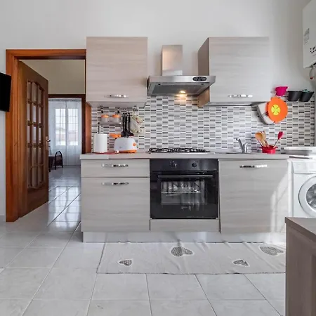 Migliarina Station Comfy Apt W/ Balcony La Spezia Exterior photo